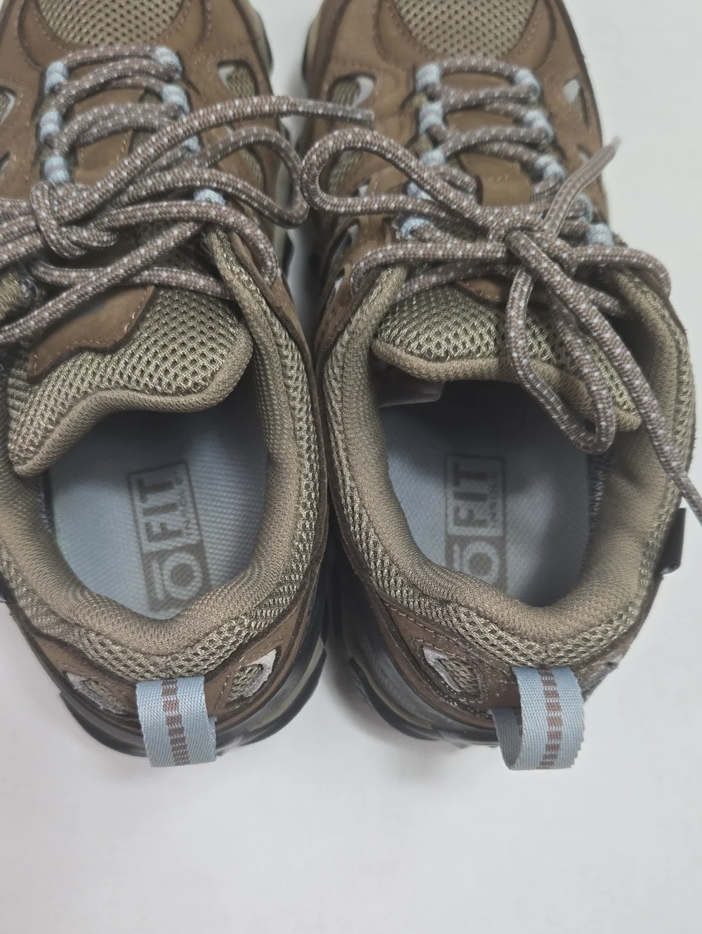 Oboz sawtooth ii low womens Sz 9.5 Waterproof Leather Hiking Shoes Brown.